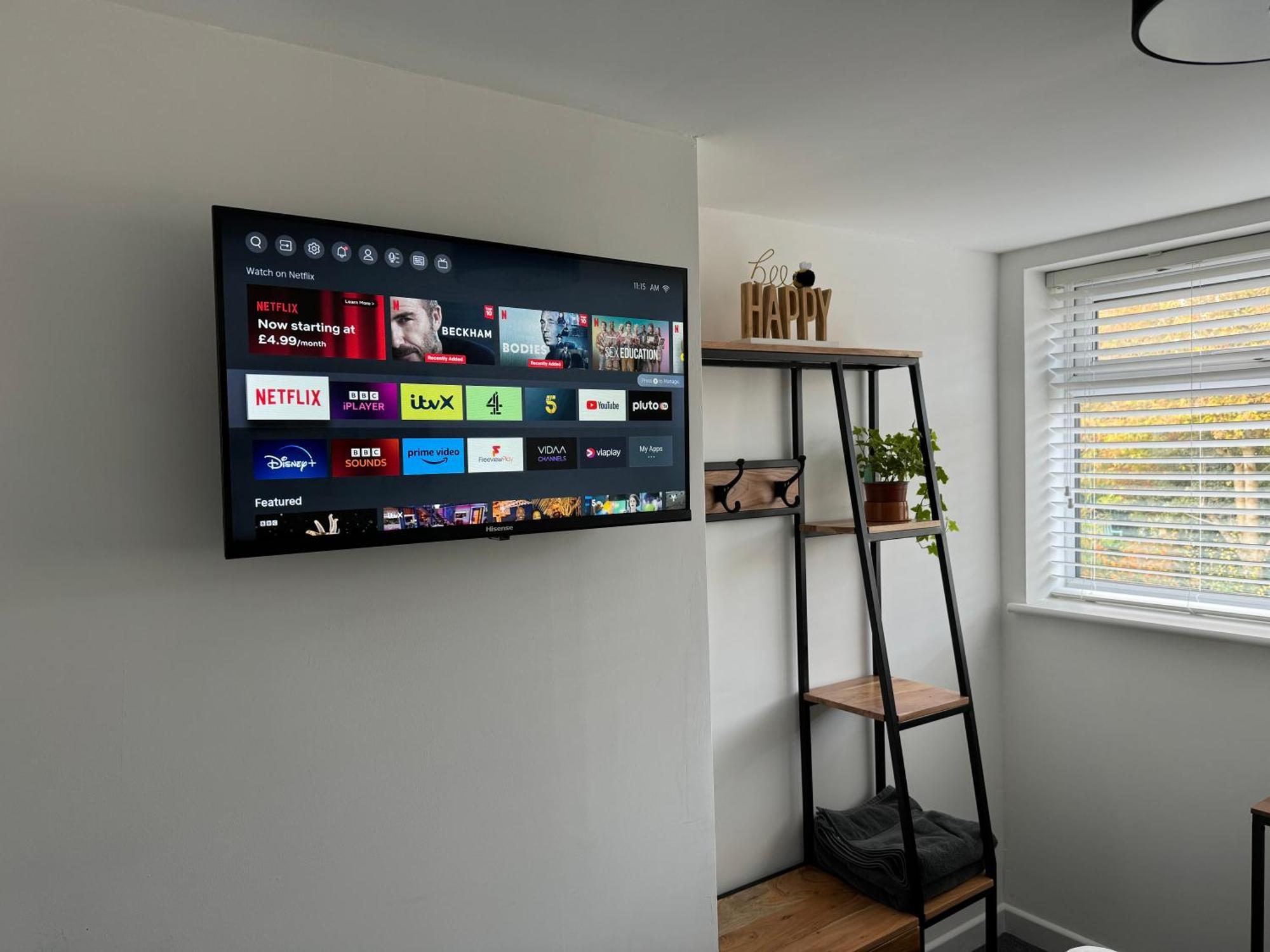 Modern 1 Bed Apartment With Car Parking Bitton Exterior photo